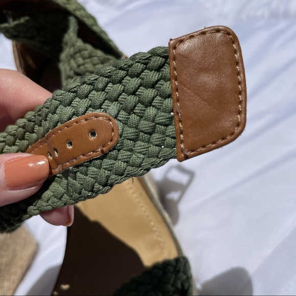 Steve Madden Beige And Green Bohemian Crochet Open Toe Espadrille Heel Wedges - Picture 4 of 11